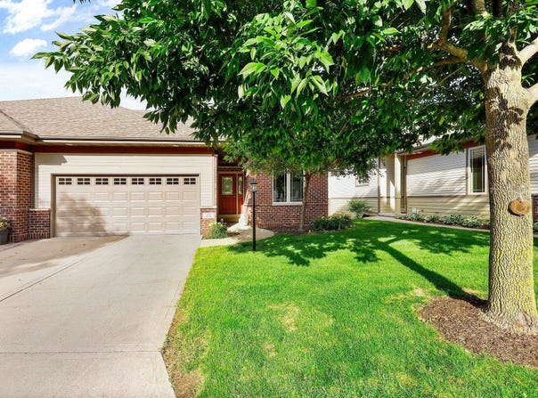 22 Windswept Way, Fitchburg, WI 53719