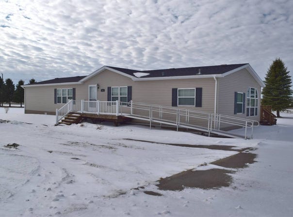 340 2nd Ave SW, Leeds, ND 58346