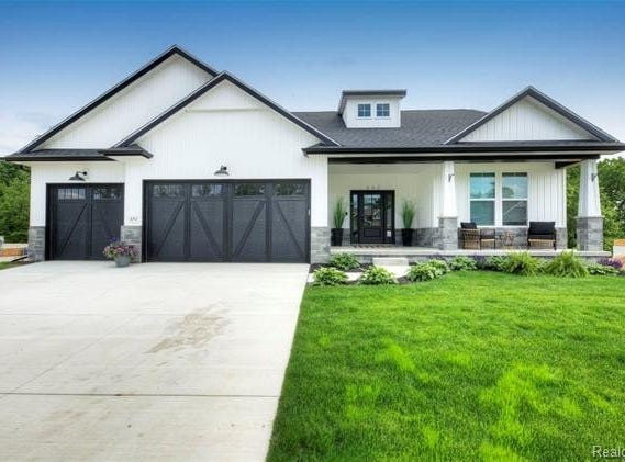 MOH 60 Birkdale Lane, Howell, MI 48843