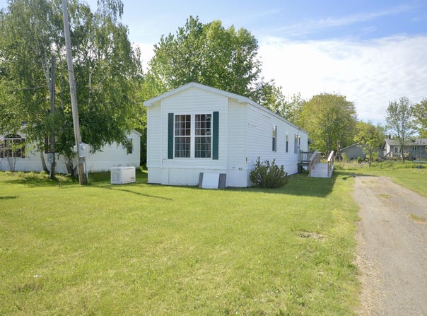 87 Call Road, Milford, ME 04461