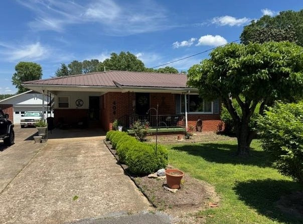 408 Carroll, PARIS, TN 38242