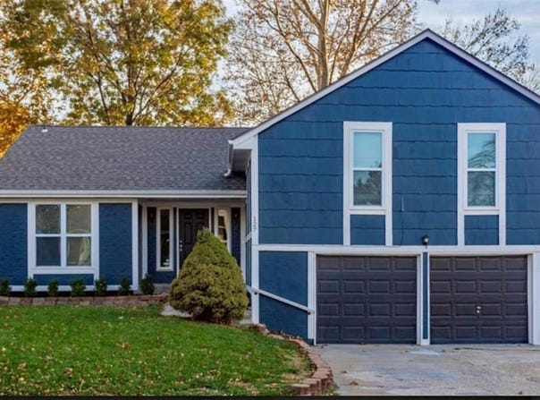127 E Nelson Circle, Olathe, KS 66061