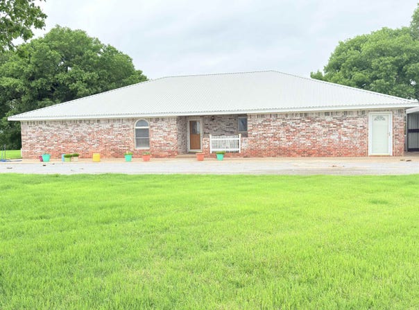 138956 EW 10, Beaver, OK 73932