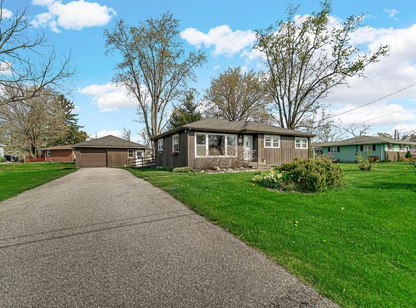 610 Franklin Street, Porter, IN 46304