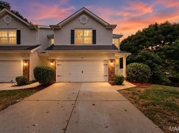 209 Waterside Crossing Court, St Peters, MO 63376
