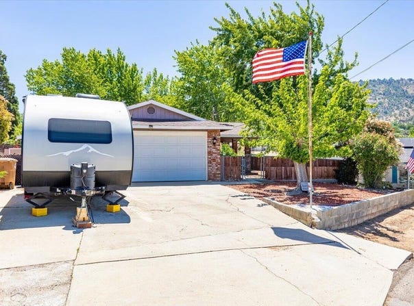 21104 Hillcrest Court, Tehachapi, CA 93561