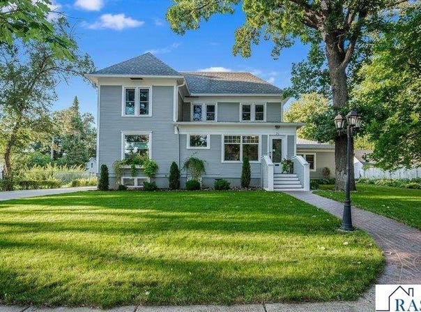 216 W 2nd Street, Blue Earth, MN 56013