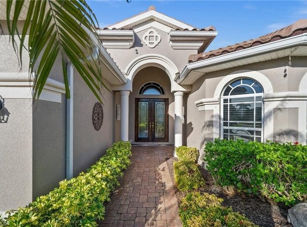 8792 Largo Mar Dr, ESTERO, FL 33967