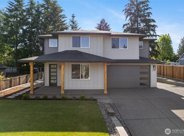 2746 Sunset Court, Steilacoom, WA 98388