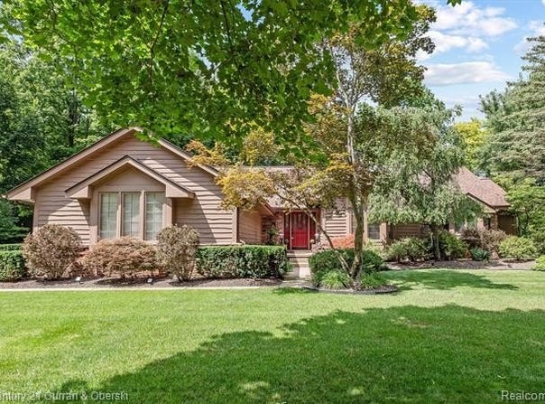 43484 Scenic Lane, Northville, MI 48167