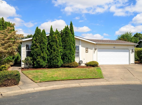4055 ROYAL AVE, Eugene, OR 97402