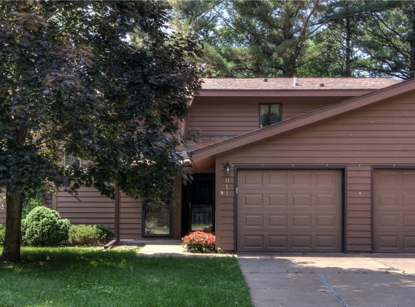 911 Woodglen Court, Altoona, WI 54720