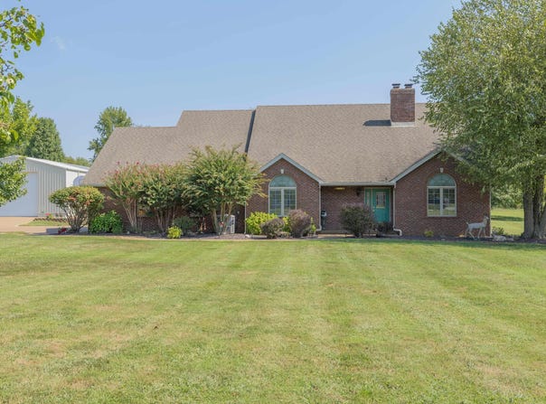 2022 S Center Road, Boonville, IN 47601