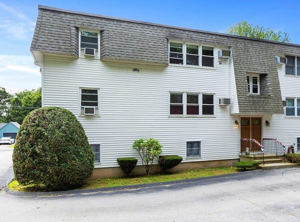 12 Fairview Ave, Dudley, MA 01571