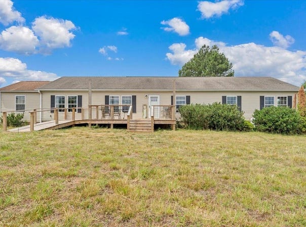 389 Kaye Trail Ln, Axton, VA 24054