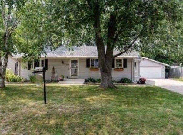 1266 STEAD Drive, MENASHA, WI 54952-2191