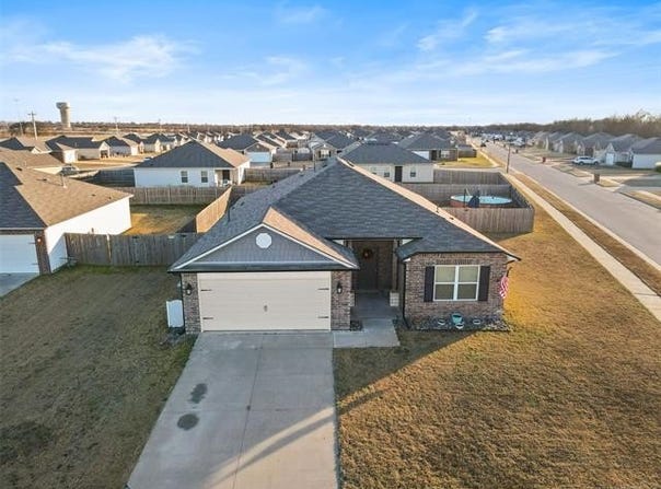 10014 E 110th Place North, Owasso, OK 74055
