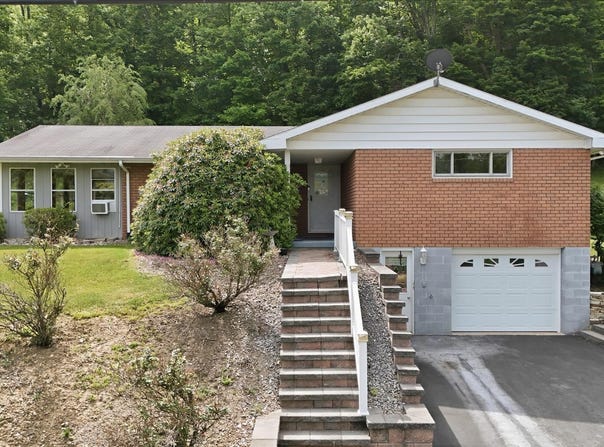 199 BUSER Street, RIDGELEY, WV 26753