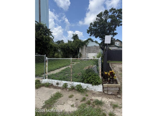 181 Center Avenue, Keansburg, NJ 07734
