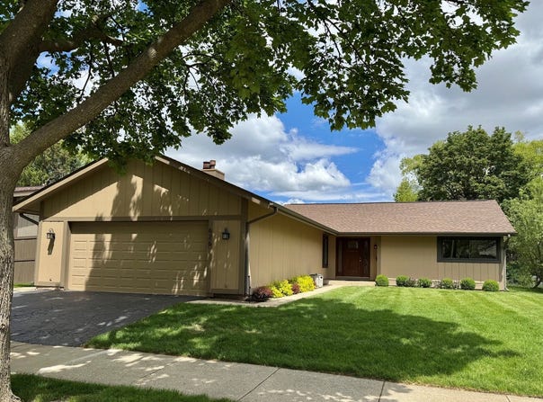626 Bryce Trail, Roselle, IL 60172