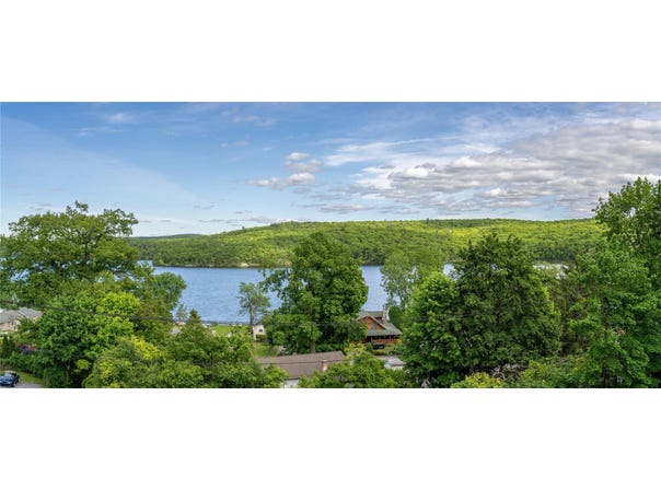 133 W Mombasha Road, Monroe, NY 10950