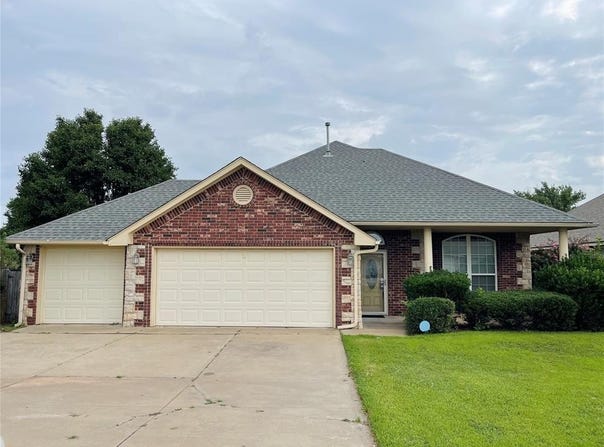 105 SE 34th Street, Moore, OK 73160
