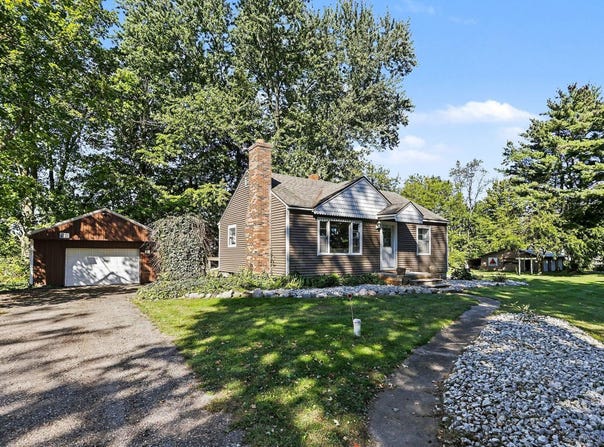 15886 Kellogg School Road, Hickory Corners, MI 49060
