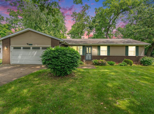 18363 Sheffield Lane, Bristol, IN 46507