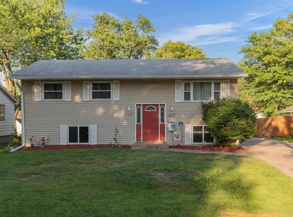 1617 13TH Street, Silvis, IL 61282