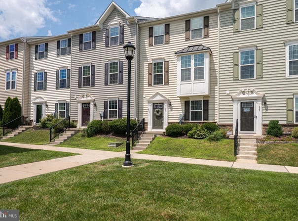 641 WASHINGTON SQUARE, SPRING CITY, PA 19475
