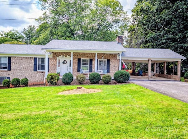 2489 Corolla Hills Drive, Lenoir, NC 28645