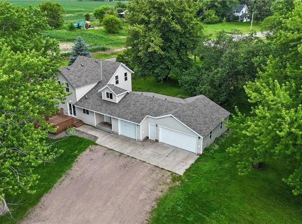 7792 Town Hall Road NE, Mayhew Lake Twp, MN 56379