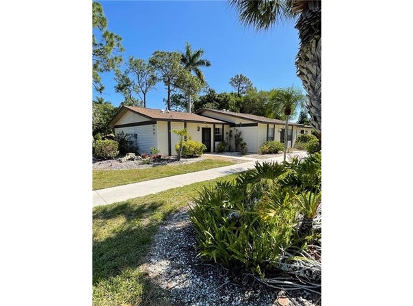 1095 Pine Isle Ln, NAPLES, FL 34112