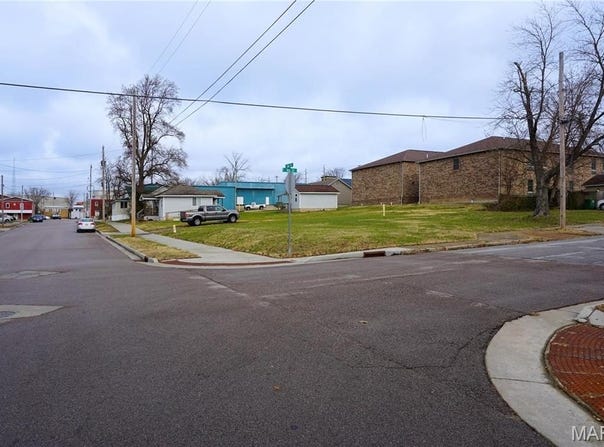 400 N Oak Street, Rolla, MO 65401