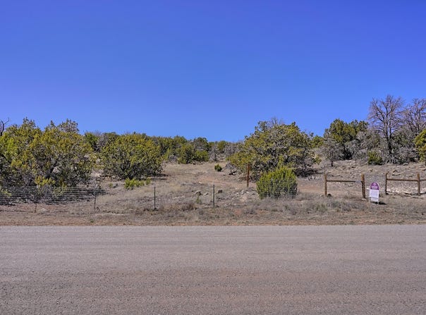 51 Thunder Mountain Road, Edgewood, NM 87015