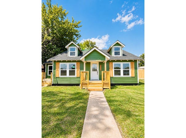 223 NW Front St, Bartlett, TX 76511