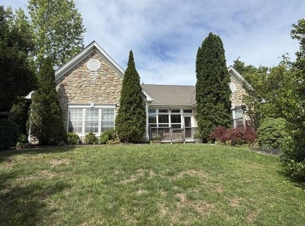 1308 Coronado Dr, Salem, VA 24153