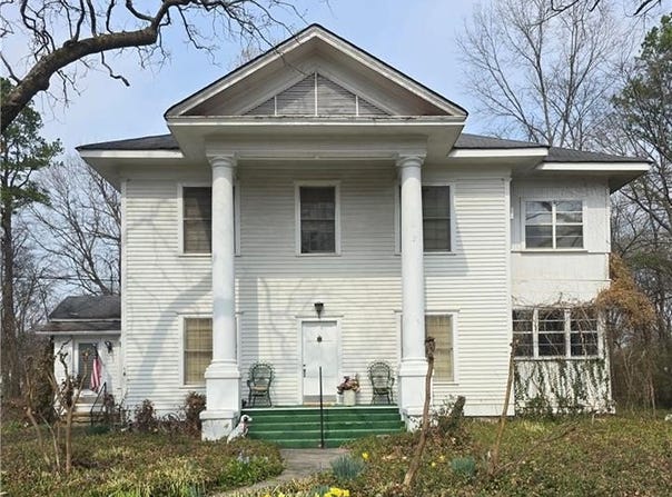 707 E Walnut ST, Paris, AR 72855