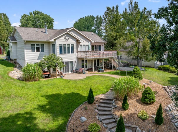 10590 Emerald Drive, Cement City, MI 49233