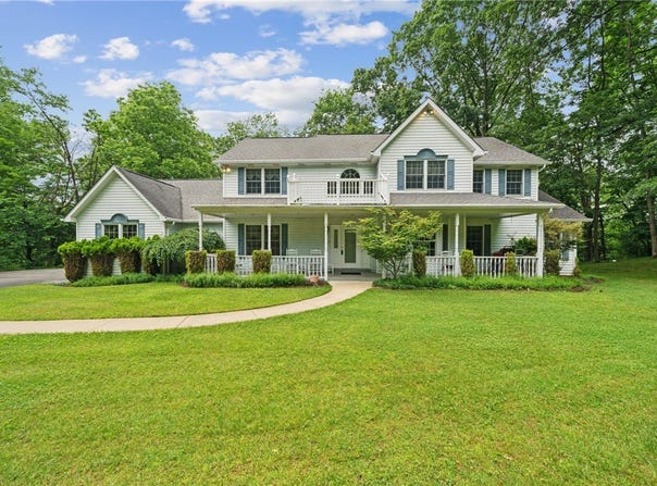 4751 Millstream Ct, Murrysville, PA 15668