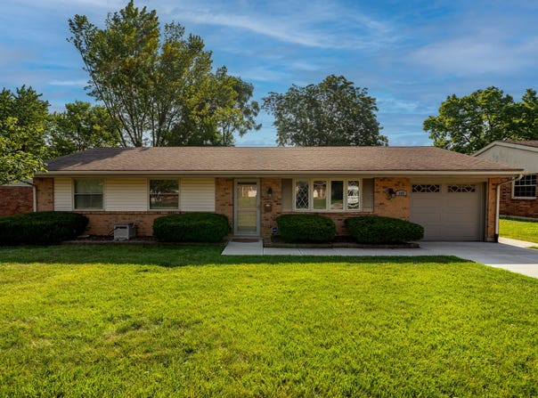 132 Grantwood Drive, Dayton, OH 45449