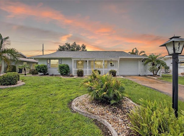 822 OAKMONT AVENUE, SUN CITY CENTER, FL 33573