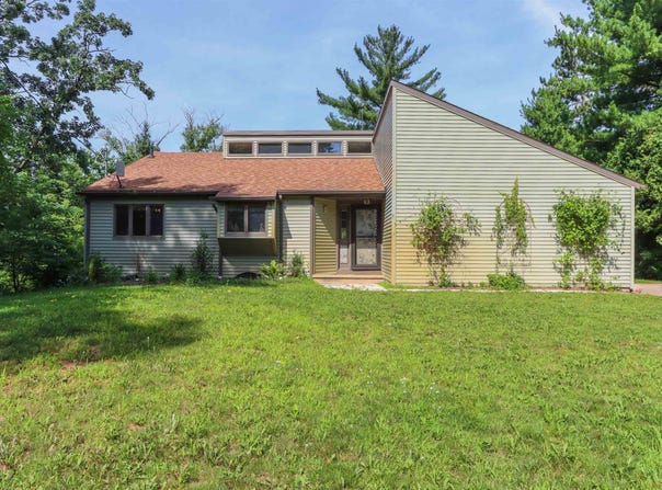 N7127 24TH Lane, WAUPACA, WI 54981