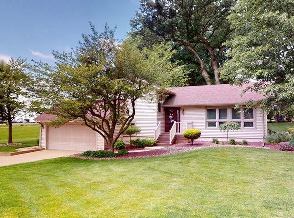 4285 St Rt103, Willard, OH 44890