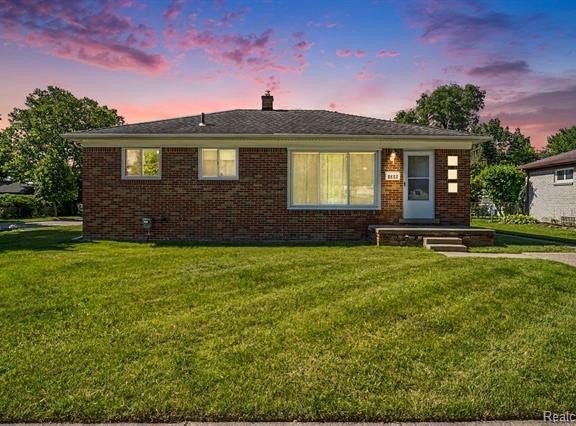 1209 Massoit Road, Clawson, MI 48017