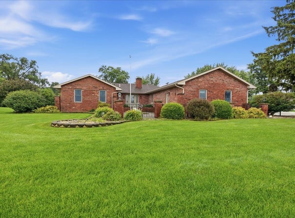 404 Clayton Drive, Watseka, IL 60970