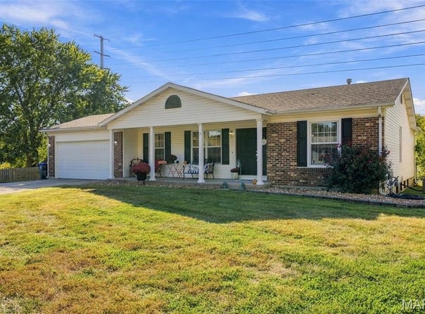 7 Cherrywood Court, St Peters, MO 63376