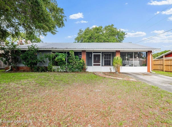 790 Cobblestone NE Ln, Palm Bay, FL 32905