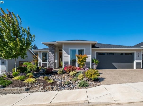 565 NW Crater Lake Dr, Dallas, OR 97338