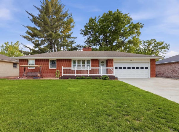 201 Sage RD, Silver Lake, KS 66539